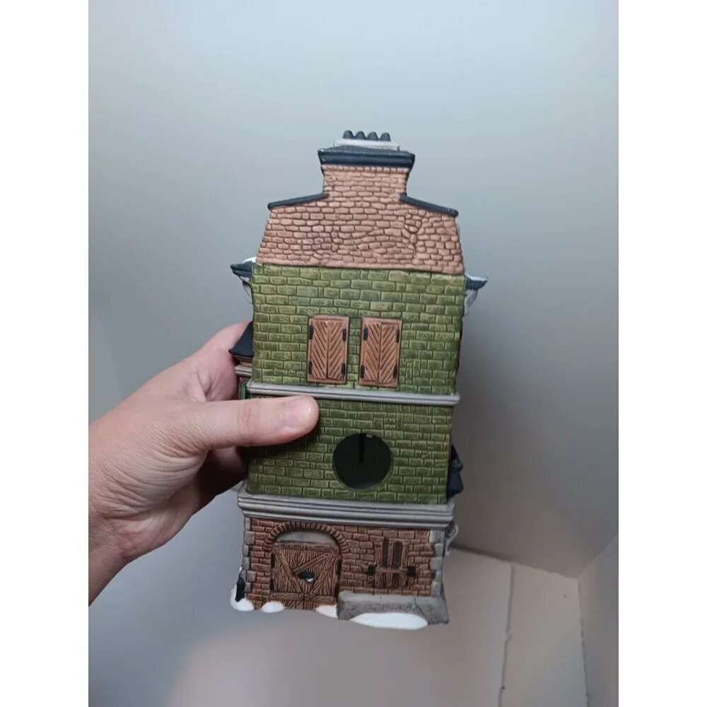Dept 56 The Flat Of Ebenezer Scrooge Dickens Village Heritage 5587-5 With Box